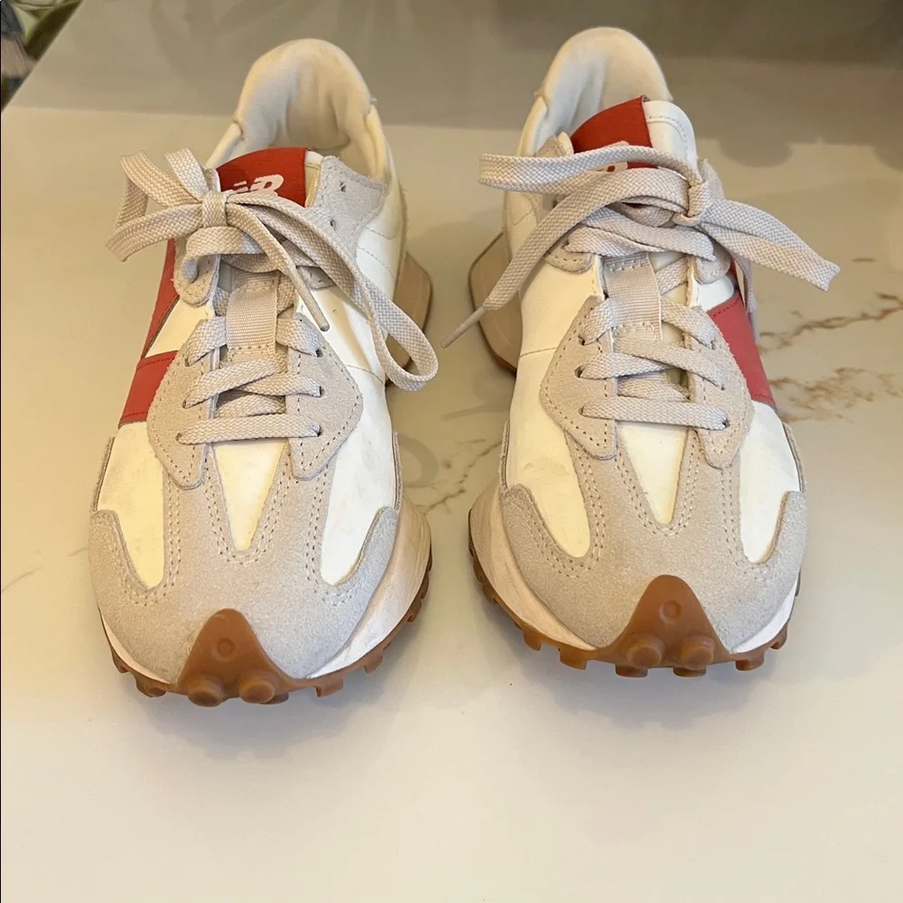 New balance women size 6 sneakers - Picture 2 of 6